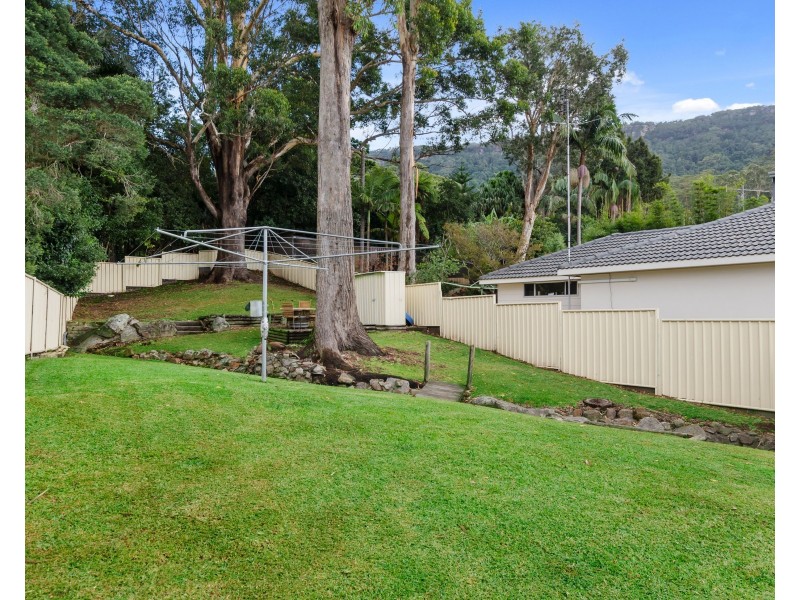4 Treetop Glen, Thirroul NSW 2515
