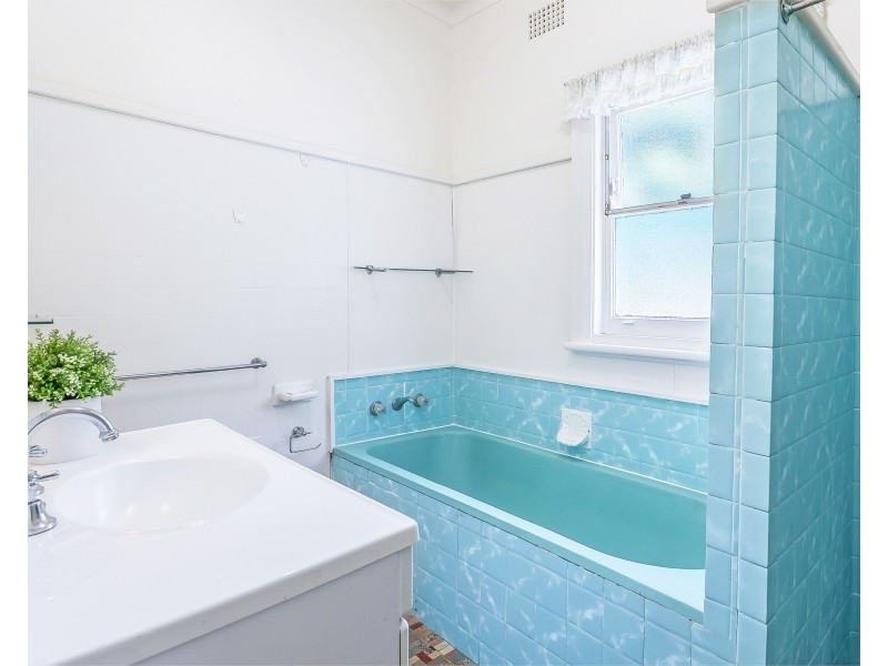 48 Railway Avenue, Austinmer NSW 2515