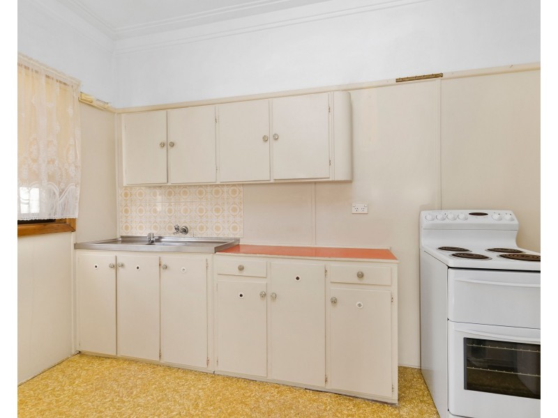 13 Railway Parade, Woonona NSW 2517