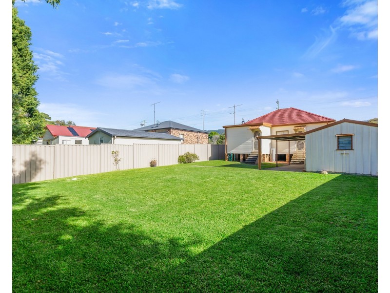 13 Railway Parade, Woonona NSW 2517