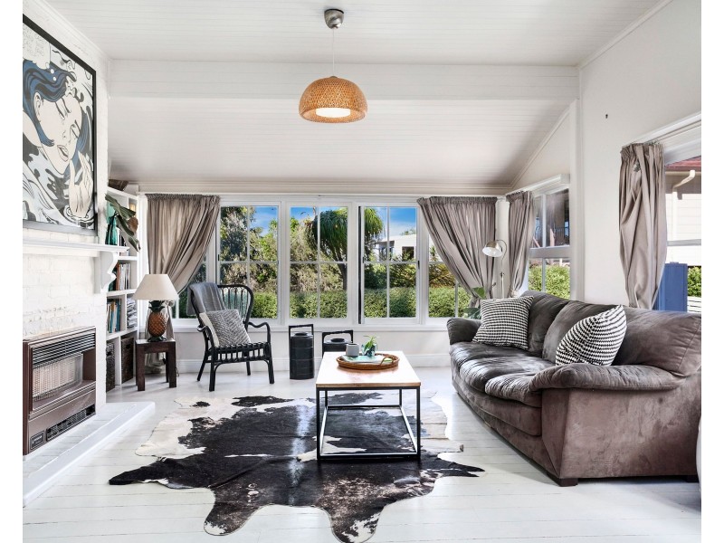 11 Mason Street, Thirroul NSW 2515