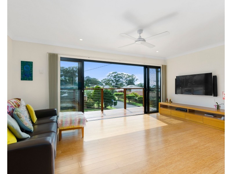 28 Kanangra Drive, Thirroul NSW 2515
