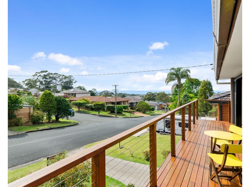 28 Kanangra Drive, Thirroul NSW 2515