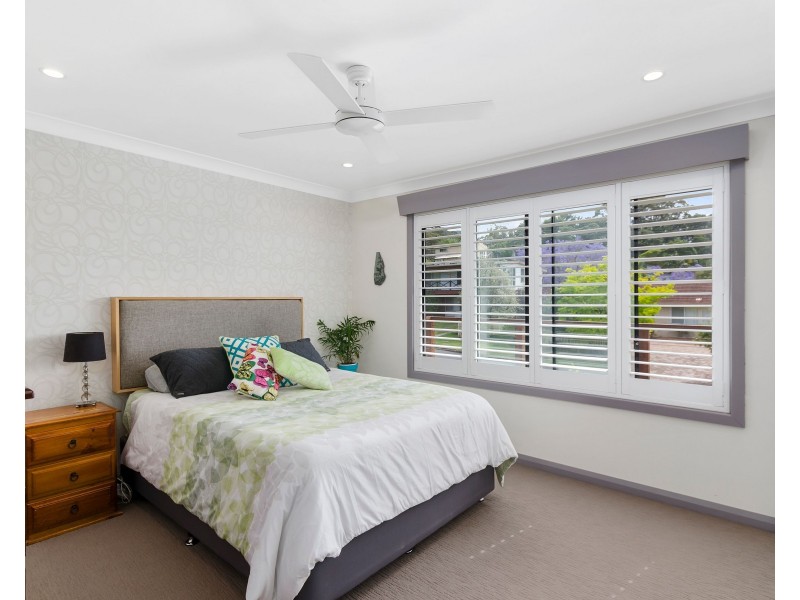28 Kanangra Drive, Thirroul NSW 2515