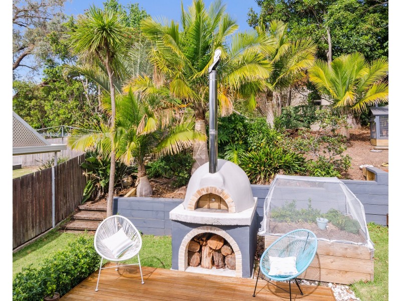 28 Kanangra Drive, Thirroul NSW 2515