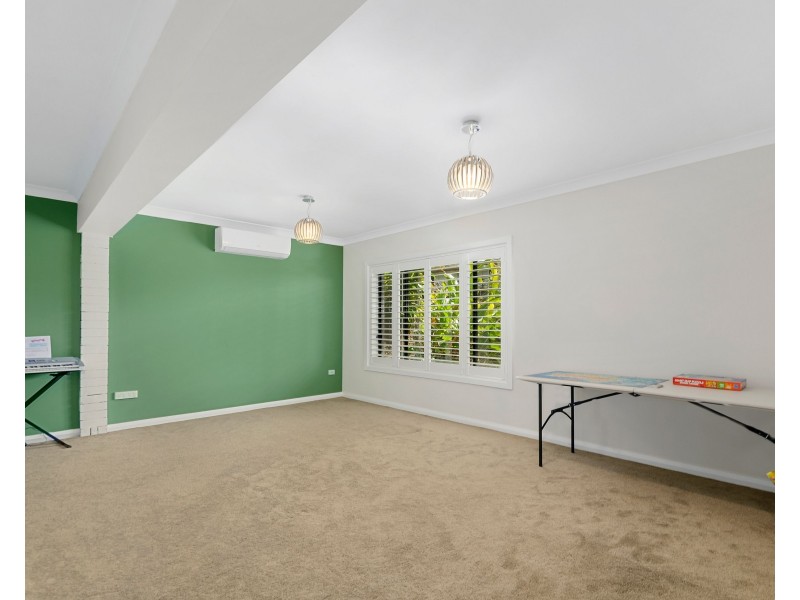 28 Kanangra Drive, Thirroul NSW 2515