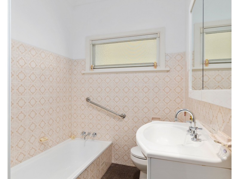 72 Gahans Avenue, Woonona NSW 2517