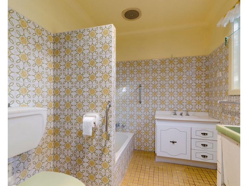 30 Hewitts Avenue, Thirroul NSW 2515