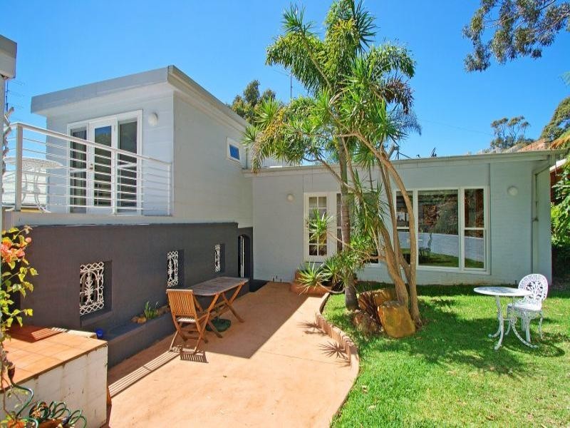 42 Pass Avenue, Thirroul NSW 2515