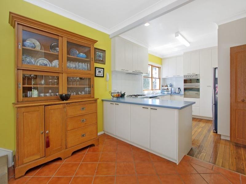 42 Pass Avenue, Thirroul NSW 2515