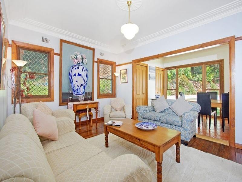 42 Pass Avenue, Thirroul NSW 2515