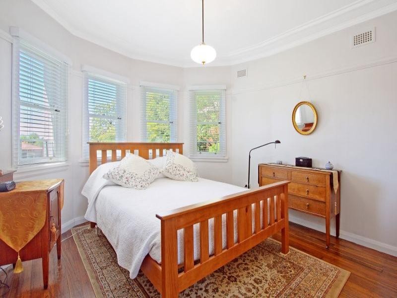 42 Pass Avenue, Thirroul NSW 2515