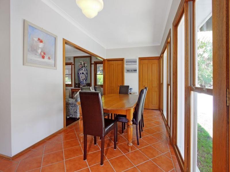 42 Pass Avenue, Thirroul NSW 2515