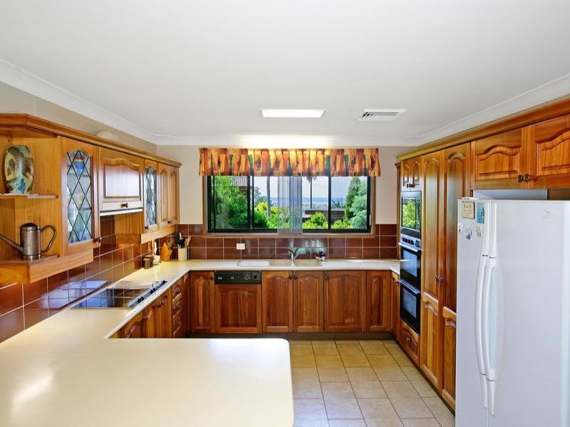 4 Cornock Avenue, Thirroul NSW 2515