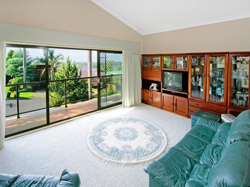 4 Cornock Avenue, Thirroul NSW 2515