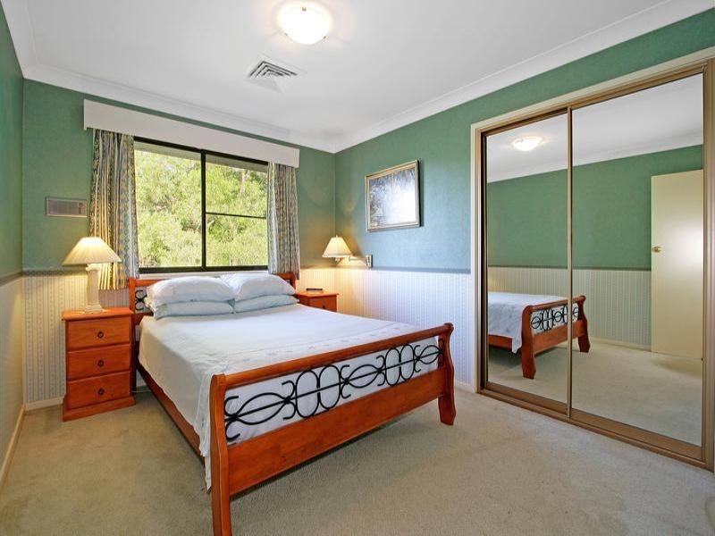 4 Cornock Avenue, Thirroul NSW 2515