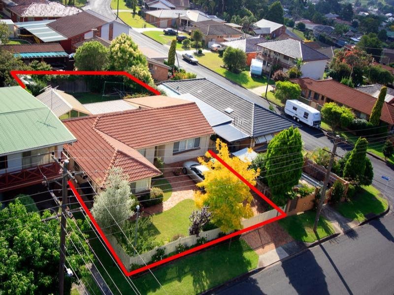 15 Kanangra Drive, Thirroul NSW 2515