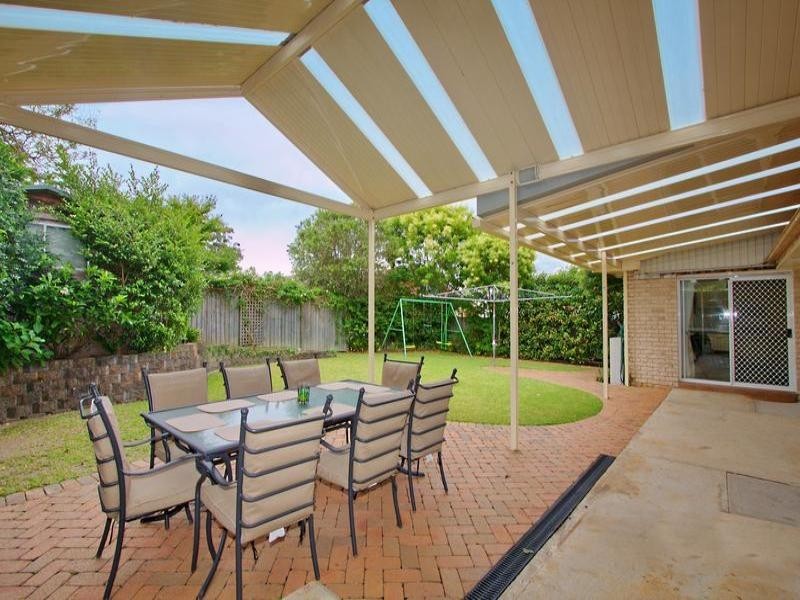 15 Kanangra Drive, Thirroul NSW 2515