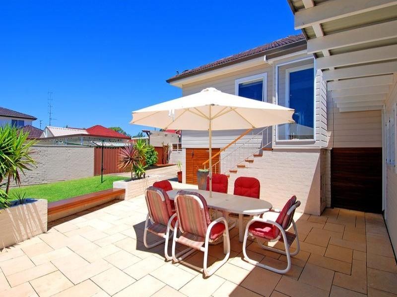 2 Ronald Street, Corrimal NSW 2518