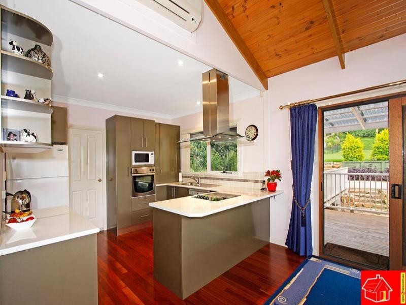 7 Parkwood Grove, Thirroul NSW 2515