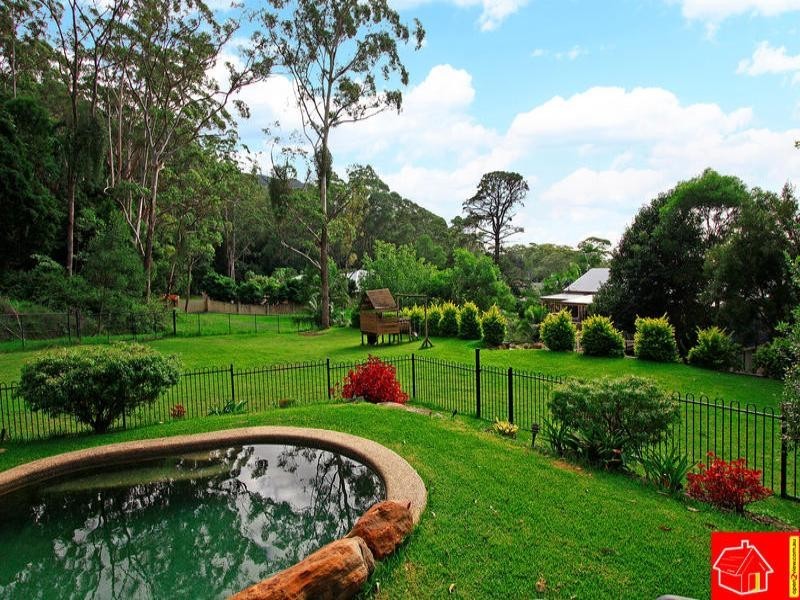 7 Parkwood Grove, Thirroul NSW 2515