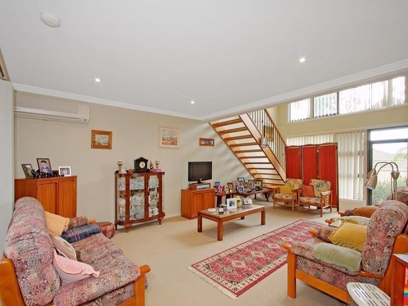 2/6 Barker Street, Balgownie NSW 2519