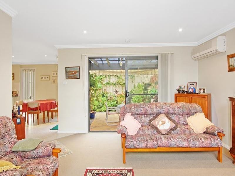 2/6 Barker Street, Balgownie NSW 2519