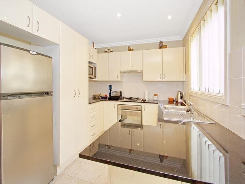 2/6 Barker Street, Balgownie NSW 2519