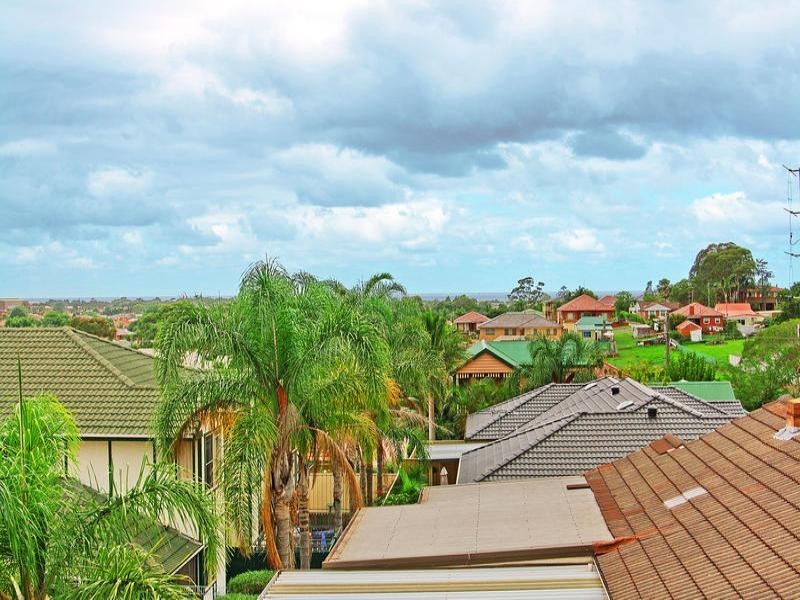 2/6 Barker Street, Balgownie NSW 2519