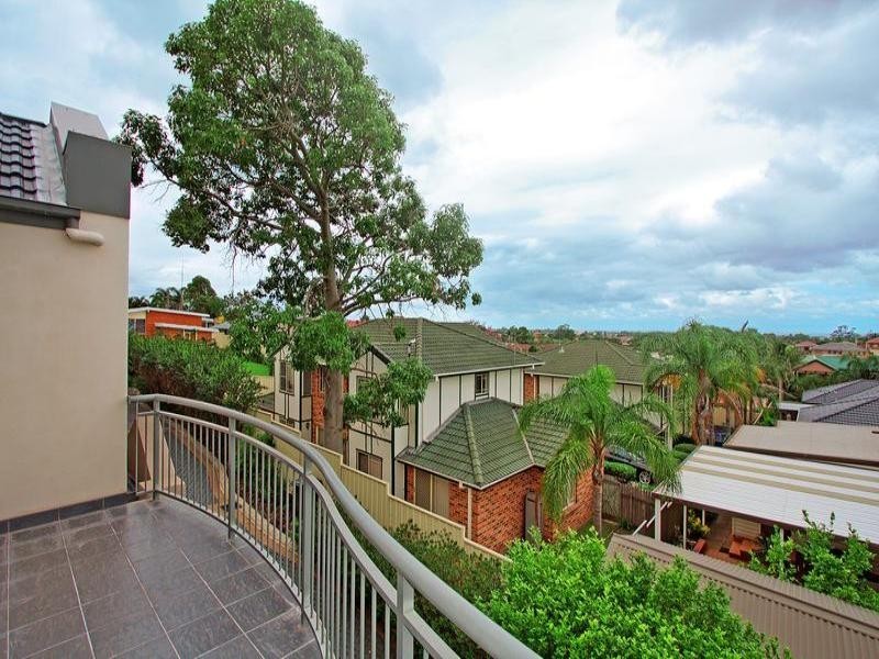 2/6 Barker Street, Balgownie NSW 2519