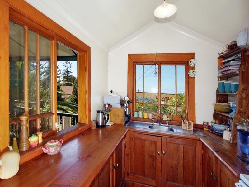 754 Lawrence Hargrave Drive, Coledale NSW 2515