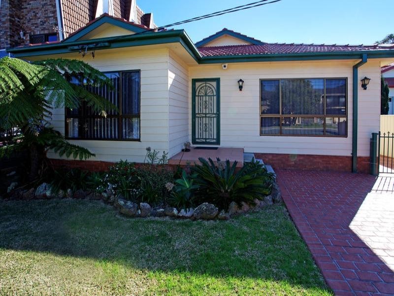 12 Lakeview Parade, Primbee NSW 2502