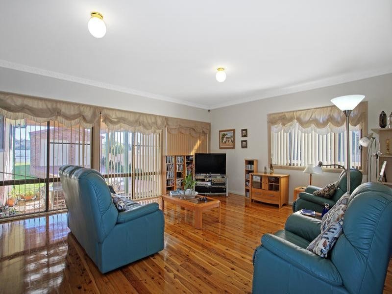 12 Lakeview Parade, Primbee NSW 2502