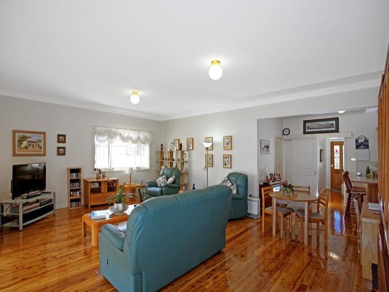 12 Lakeview Parade, Primbee NSW 2502