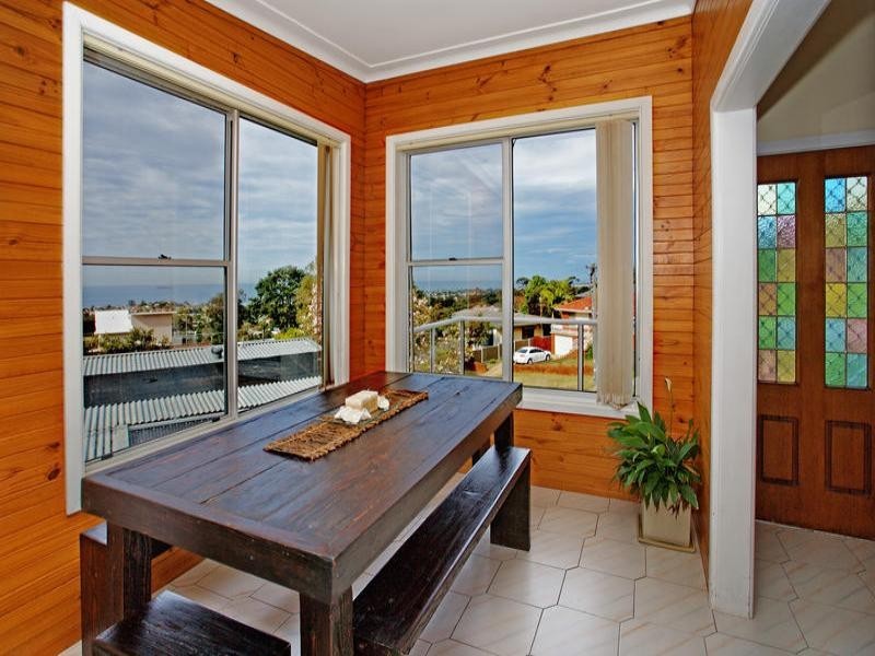 14 Palmyra Avenue, Thirroul NSW 2515