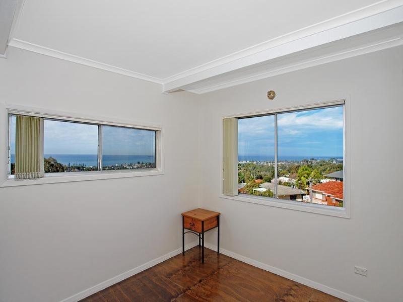 14 Palmyra Avenue, Thirroul NSW 2515