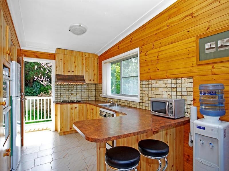 14 Palmyra Avenue, Thirroul NSW 2515