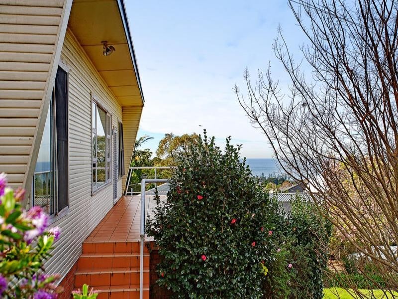 14 Palmyra Avenue, Thirroul NSW 2515