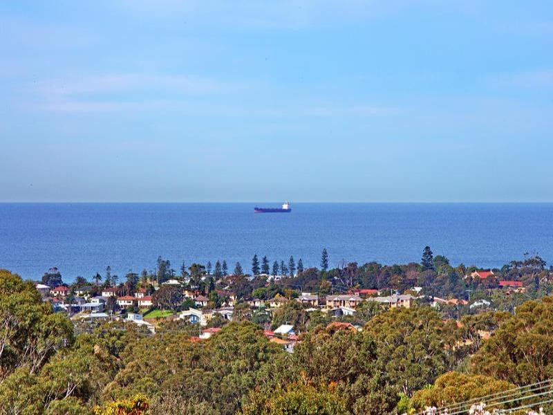 14 Palmyra Avenue, Thirroul NSW 2515