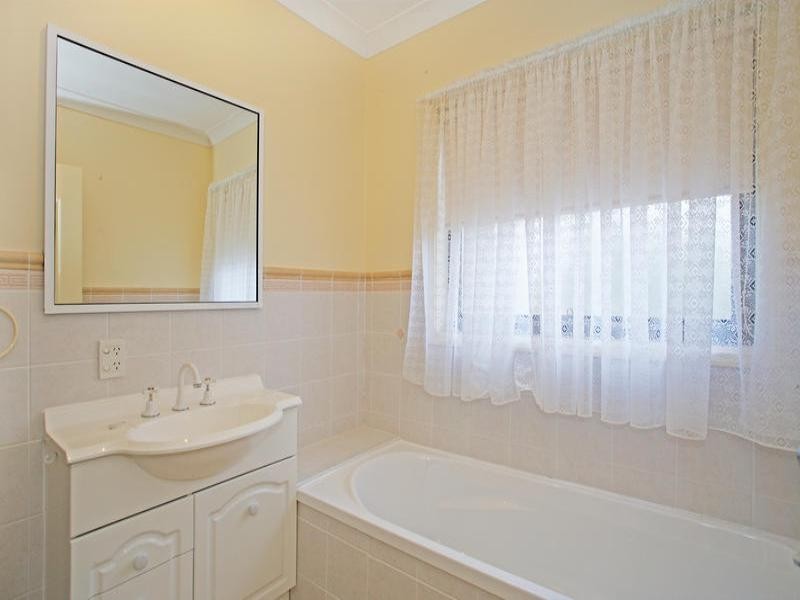29 Bath Street, Thirroul NSW 2515