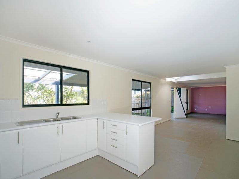 6a Virginia Terrace, Thirroul NSW 2515