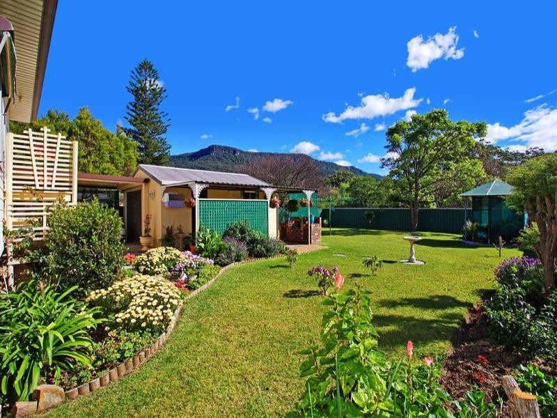 6 Henry Street, Tarrawanna NSW 2518