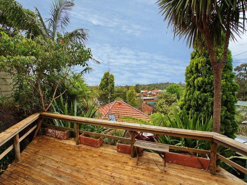 32 Pass Avenue, Thirroul NSW 2515