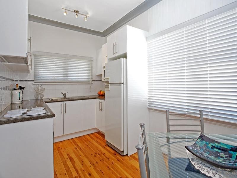 7 Guest Avenue, Fairy Meadow NSW 2519