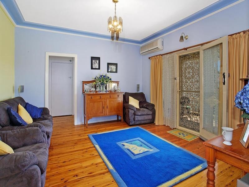 7 Guest Avenue, Fairy Meadow NSW 2519