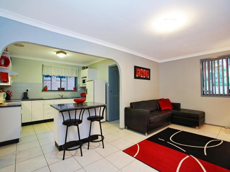 8 Kanangra Drive, Thirroul NSW 2515