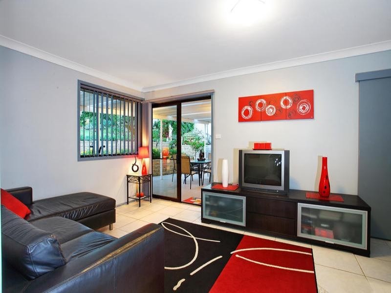 8 Kanangra Drive, Thirroul NSW 2515