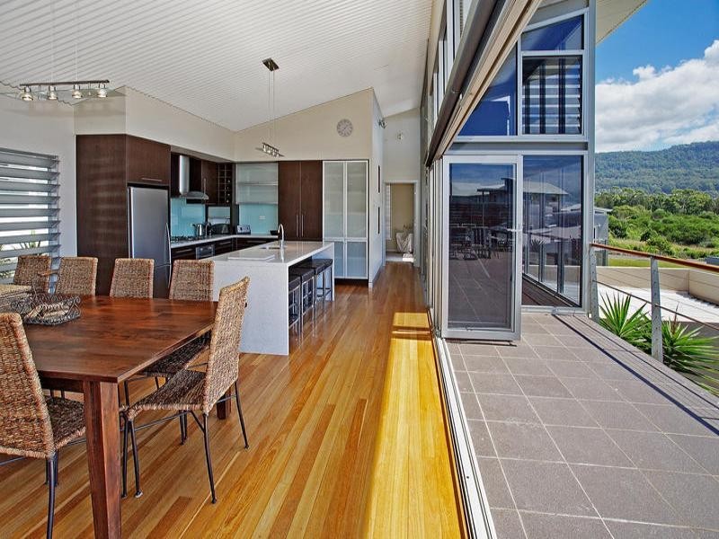 37 Aragan Circuit, Bulli NSW 2516