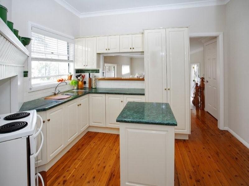 29 Raymond Road, Thirroul NSW 2515