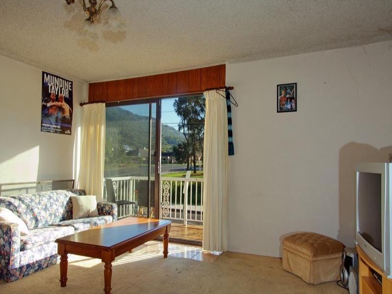 2/235 Lawrence Hargrave Drive, Thirroul NSW 2515